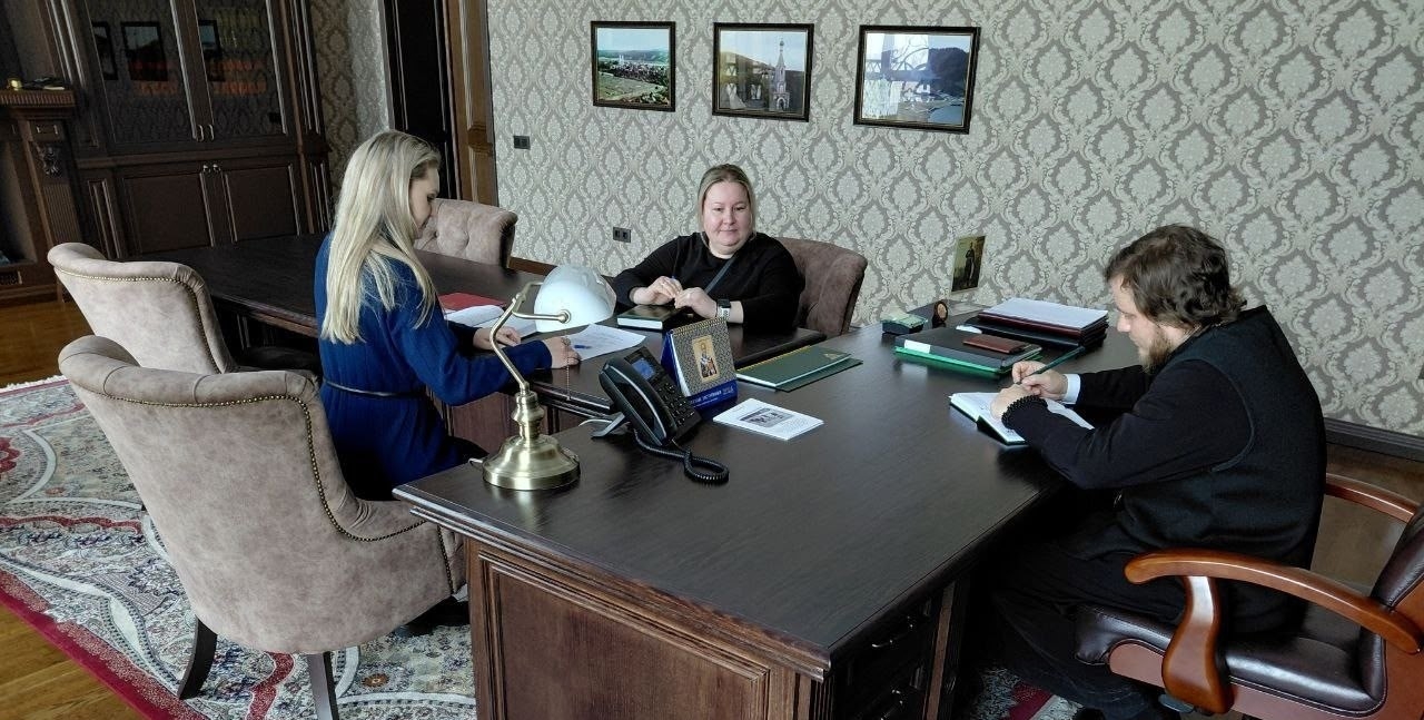 РАБОЧИЕ ВСТРЕЧИ С СОТРУДНИКАМИ ЕПАРХИАЛЬНОГО УПРАВЛЕНИЯ